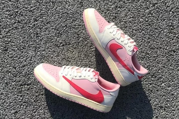Travis Scott x Jordan 1 Low Muslin Shy Pink von oben