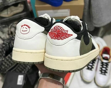 Travis Scott Jordan 1 Low Olive