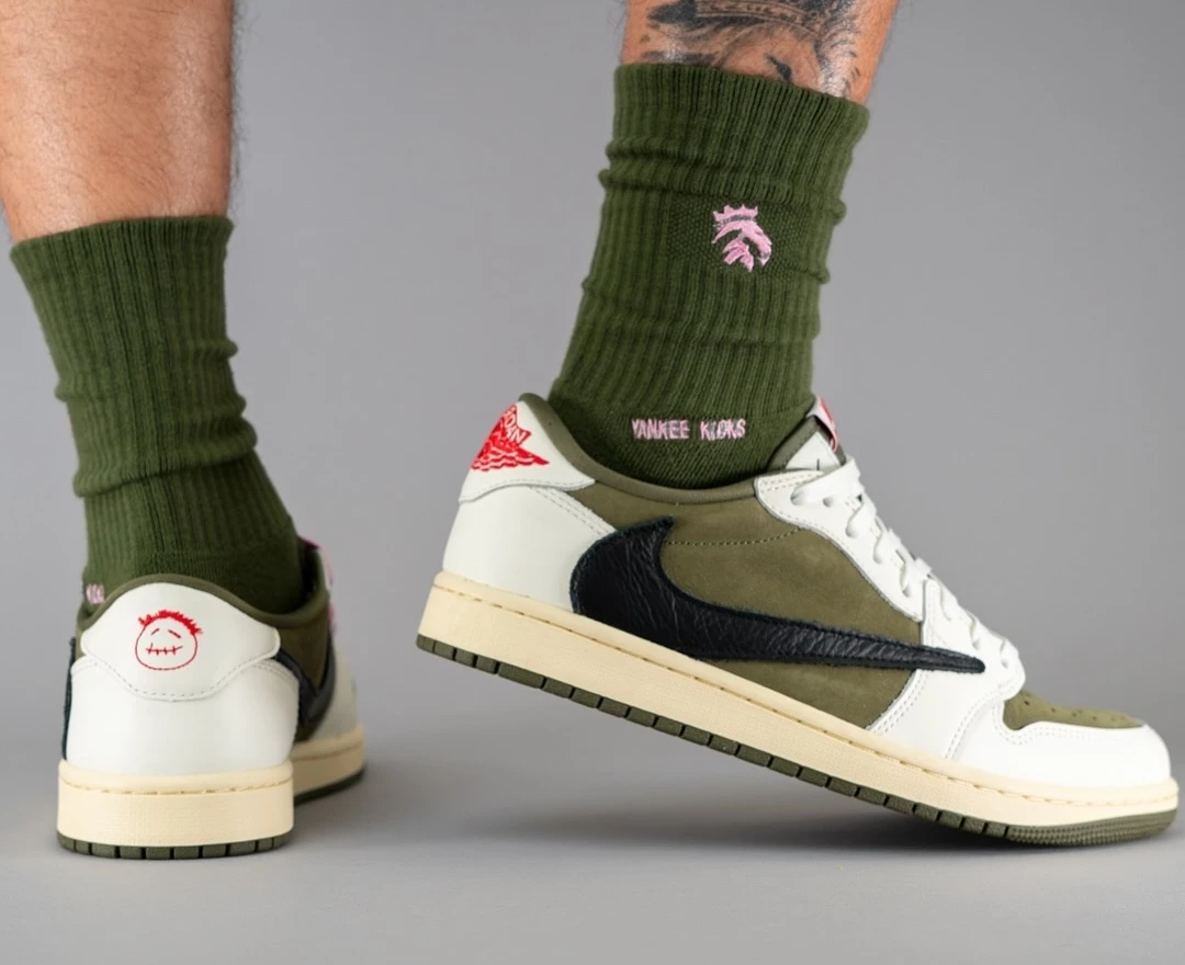 Travis Scott Jordan 1 Low Medium Olive DM7866 200 Dead Stock