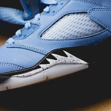 Jordan 5 UNC