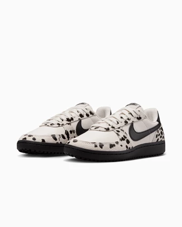 Nike Field General 82 Cow Print Paar schräg seitlich