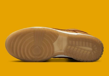 Dunk Low Quilted Wheat