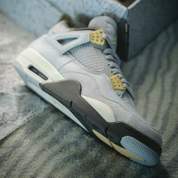 Jordan 4 Craft Photon Dust