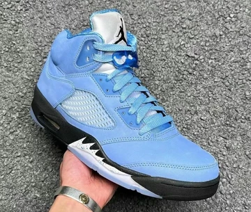 Jordan 5 UNC