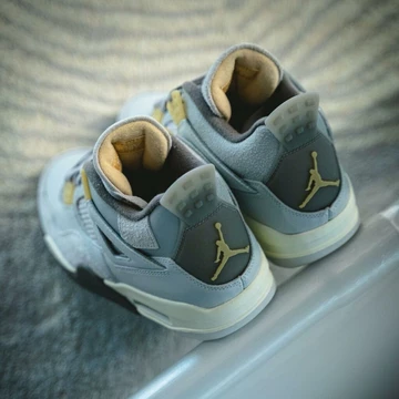 Jordan 4 Craft Photon Dust