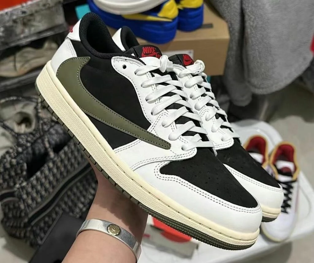 Travis Scott Jordan 1 Low Olive DZ4137 106 Dead Stock