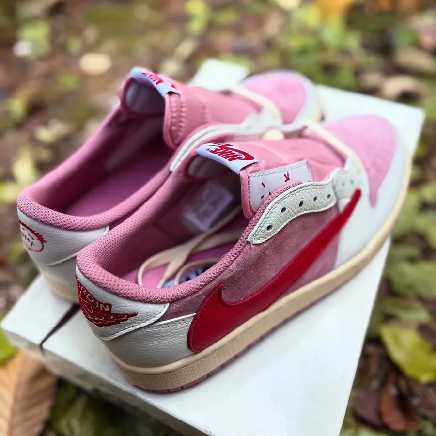 Travis Scott x Jordan 1 Low Muslin Shy Pink IQ7604-100 | Dead Stock