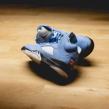 Jordan 5 UNC