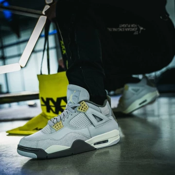 Jordan 4 Craft Photon Dust