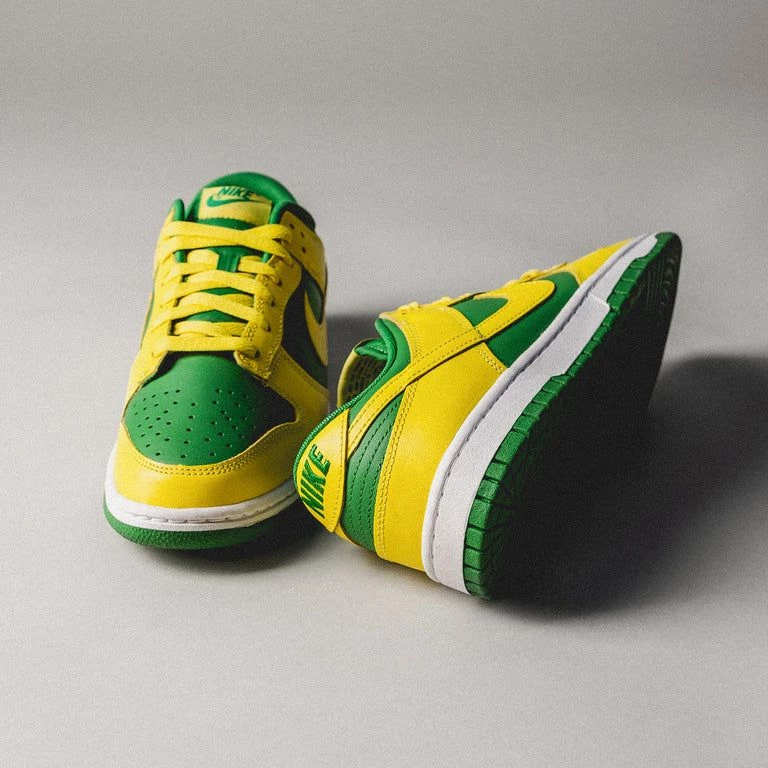 Dunk Low Reverse Brazil DV0833-300 | Dead Stock