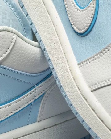 Jordan 1 Low Reverse Ice Blue