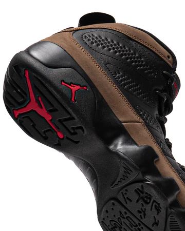 Jordan 9 Olive Varsity Red Sohle Details