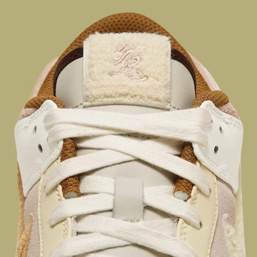 Dunk Low Year of the Rabbit Chenille