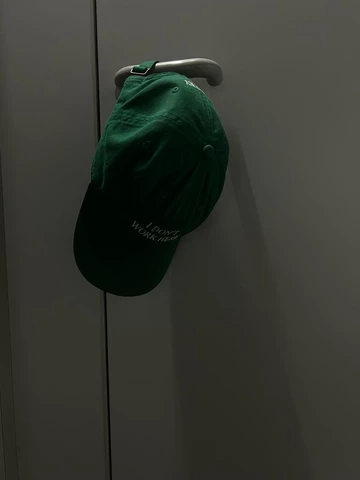 I Don't Work Here Cap IDEA Books