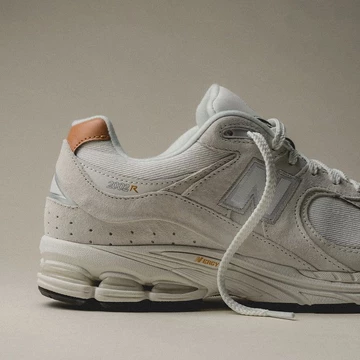 New Balance 2002R Cream