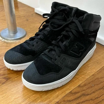 CDG x New Balance - neue Silhouetten auf der Fashion Week aufgetaucht