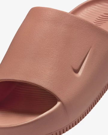 Details des Nike Calm Slide Terra Blush