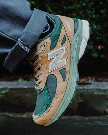 New Balance 990 v3 Tan Green