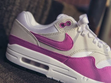 Air Max 1 Fuchsia Dream Close Up von dem Swoosh