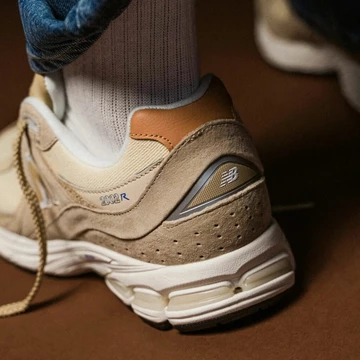 New Balance 2002R Beige