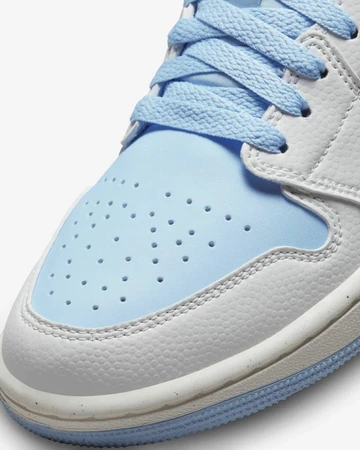 Jordan 1 Low Reverse Ice Blue