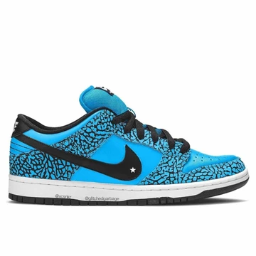 Supreme x Nike SB Dunk 2023