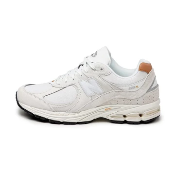 New Balance 2002R Creme