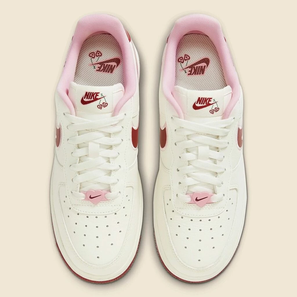 Air Force 1 Valentine's Day 2023 FD4616-161 | Dead Stock