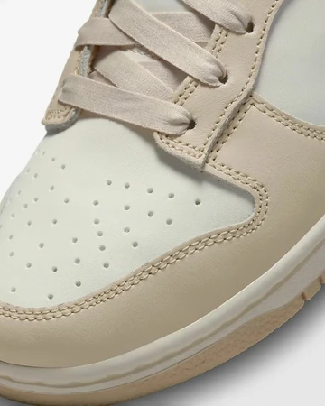 Dunk Low Metallic Gold W