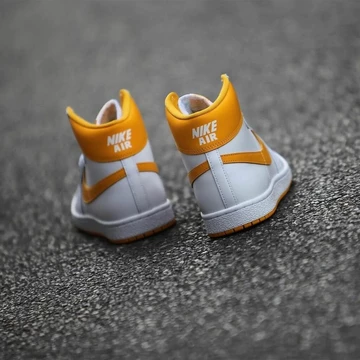 Nike Air Jordan Ship University Gold