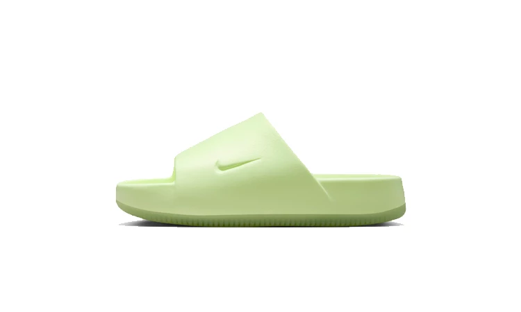 Nike Calm Slide Barely Volt Titelbild auf weißem Hintergrund