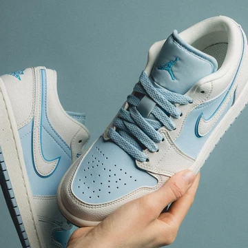 Jordan 1 Low Reverse Ice Blue