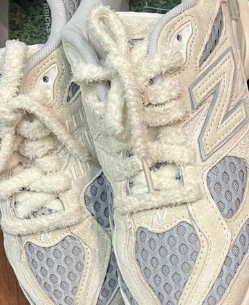 Bricks & Wood New Balance 9060