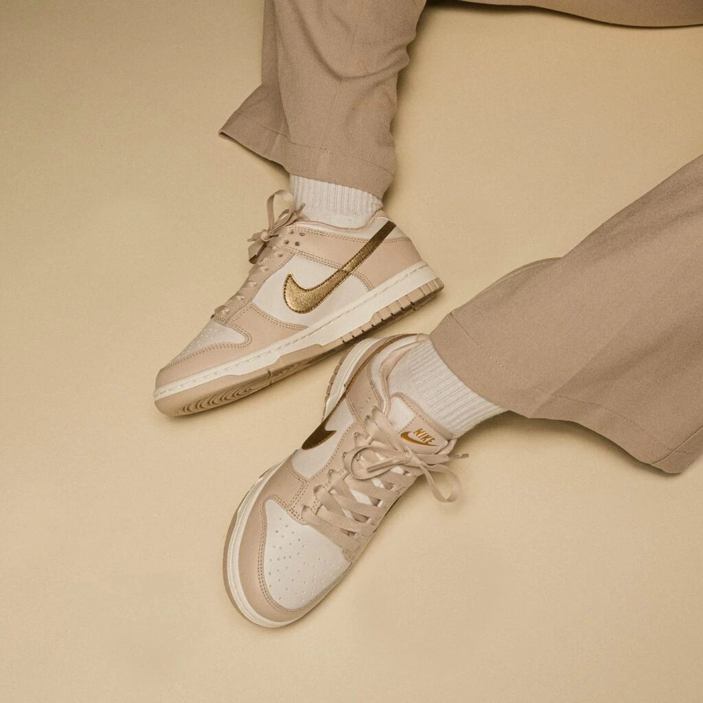 24.5 cm ダンクロー ベージュ ゴールド DX5930-001 Dunk Low Metallic 