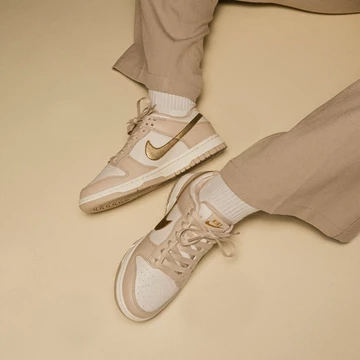 Dunk Low Metallic Gold W