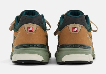 New Balance 990 v3 Tan Green