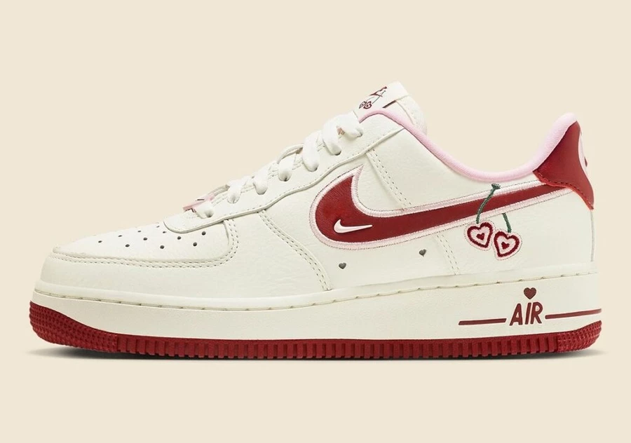 新品　Nike Air Force 1 Low Valentines Day\