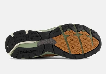 New Balance 990 v3 Tan Green