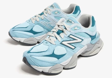 Der New Balance 9060 Chrome Blue von schräg außen