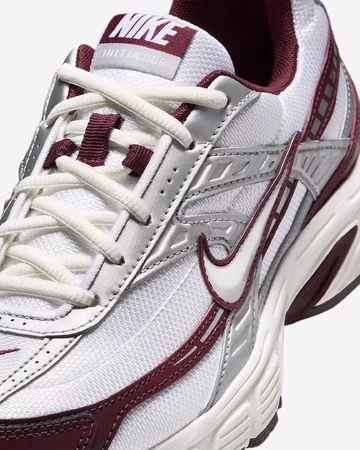 Nike Initiator Burgundy Crush Upper Details
