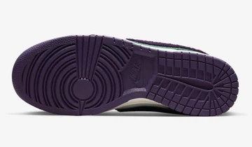 Dunk Low Chenille Swoosh Grand Purple