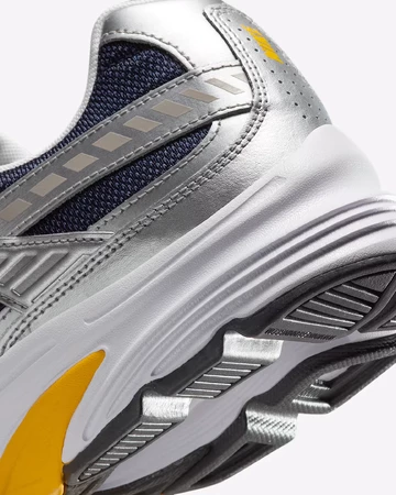 Nike Initiator Obsidian Ferse Details