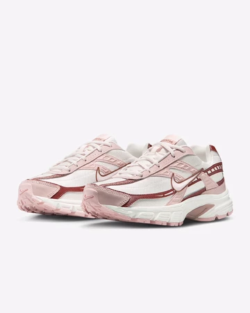 Nike Initiator Echo Pink Paar schräg seitlich