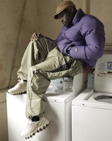 Nike Air Max Dn8 Light Khaki am Fuß