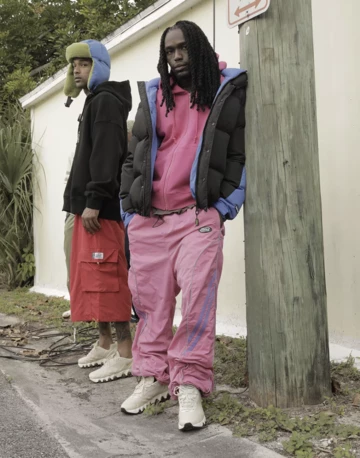 Nike Air Max Dn8 Light Khaki am Fuß