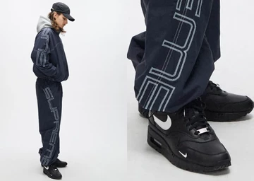 Supreme x Nike Air Max 1 Pack am Fuß