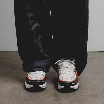 Air Max TL 2.5 Total Orange von vorne