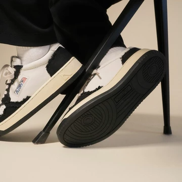 Autry Medalist Low Black Canvas