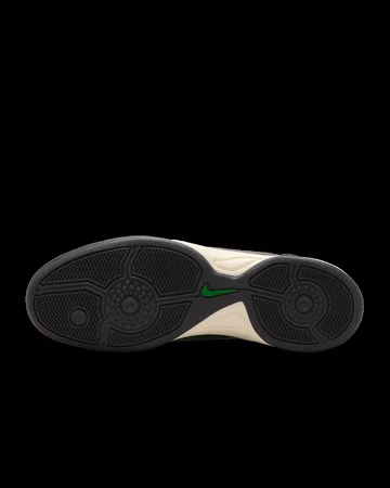 SWOOSH x Nike Total 90 Quit The Rage Sohle