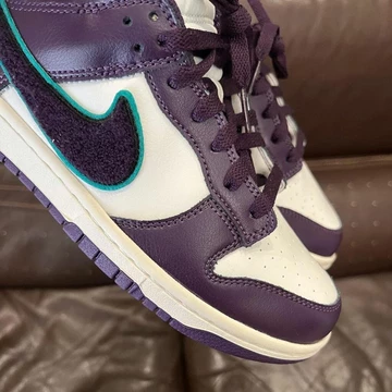 Dunk Low Chenille Swoosh Grand Purple